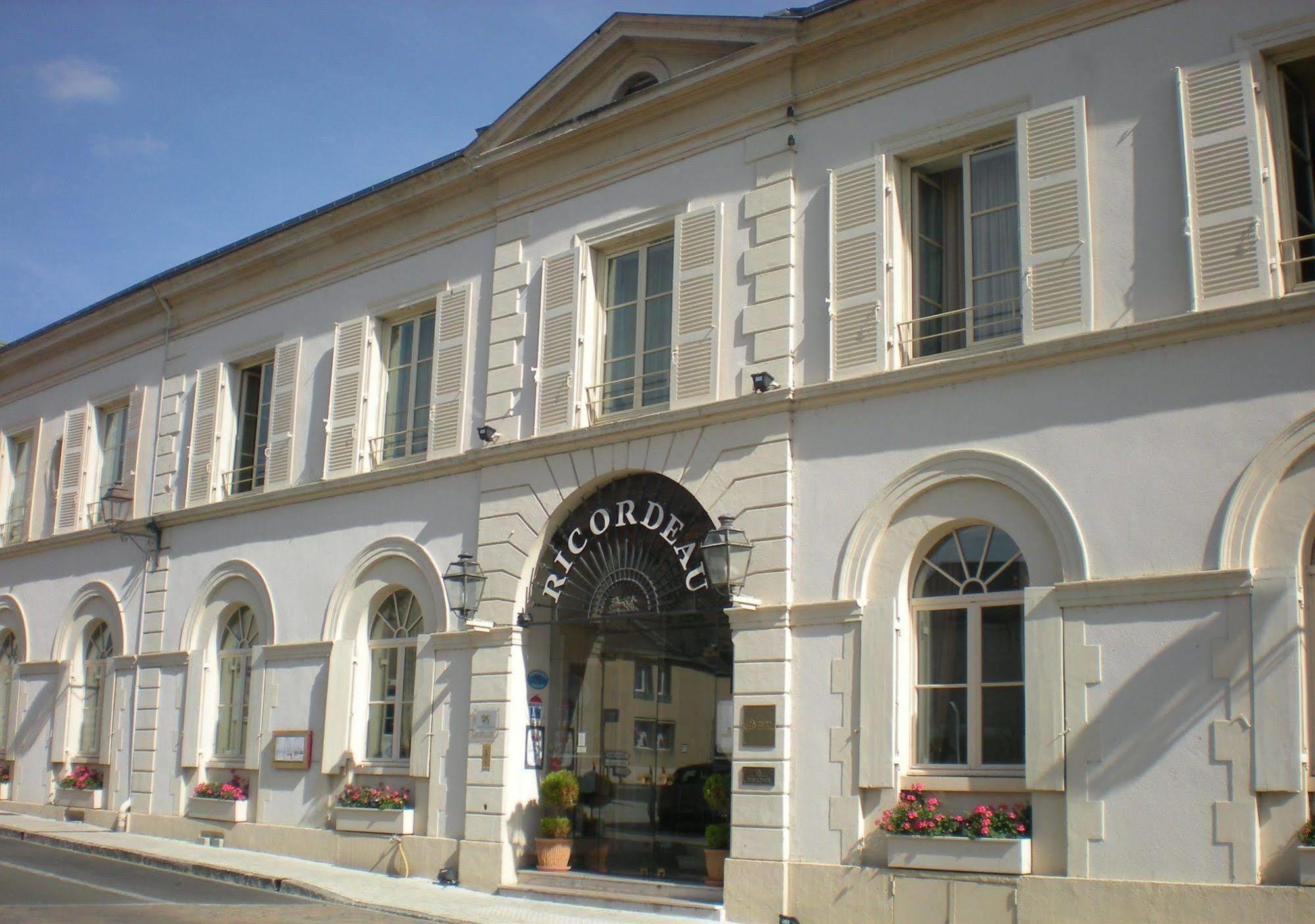 Hotel-Restaurant Ricordeau Loue Экстерьер фото